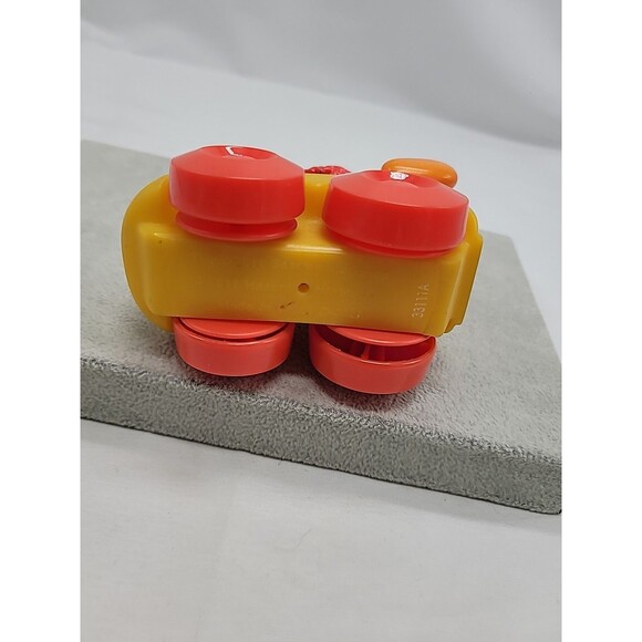 Elmo 2011 Hasbro 4"  Figure Car Sesame Street Workshop Yellow Orange Red - Picture 15 of 16